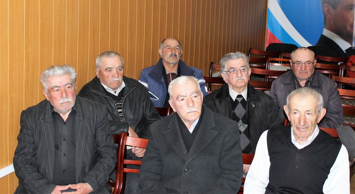 1 марта в администрации МО «Чародинский район» состоялось заседание Совета старейшин при главе района.